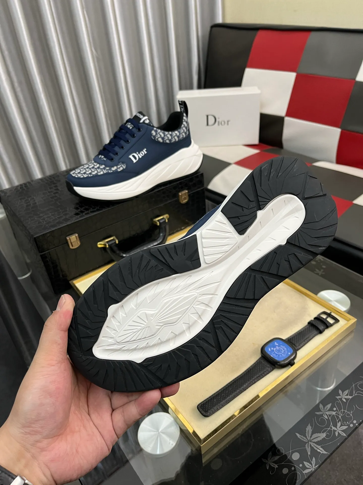 Ex-factory price: 438⌚️⌚️[Dior] Dior’s new men’s genuine leather casual shoes, the highest version on the market, any comparison is welcome🆚! The original leather has excellent texture and is super high-end! Fetal sheep net lining imported from Italy, removable pad! Luxurious materials and fine workmanship, highly recommended! Code number: 38-443️⃣Colors available